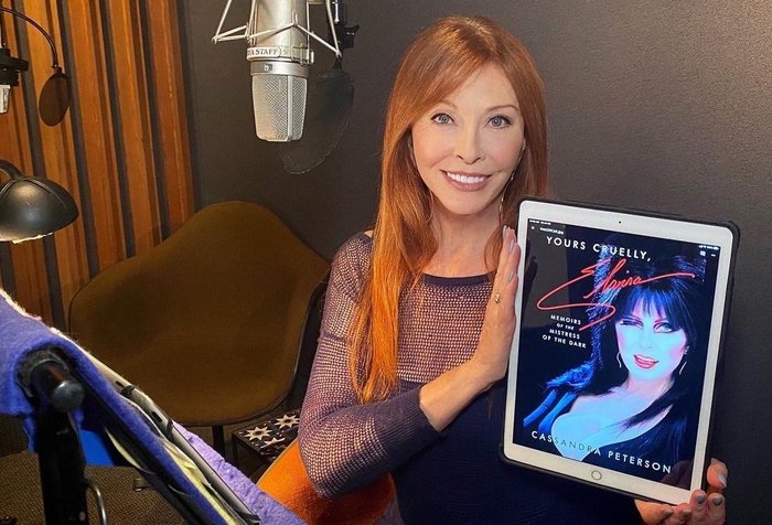 @therealelvira Instagram / Reprodução @therealelvira Instagram / Reprodução