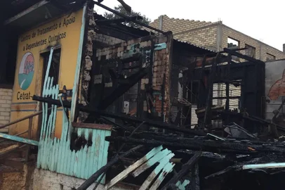 Incêndio em casa de reabilitação de dependentes químicos, em Carazinho.Foto: Ronaldo Bernardi/Agência RBS<!-- NICAID(15132574) -->