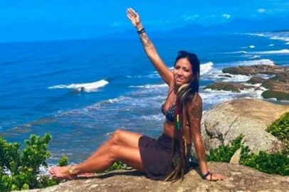 A ciclista Thalita Danielle Hoshino, 38 anos, morreu após ser atropelada por uma charrete na divisa entre Peruíbe e Itanhaém, no litoral de São Paulo. <!-- NICAID(16004913) -->