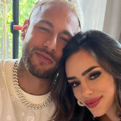 Neymar e Bruna Biancardi trocaram indiretas nas redes sociais após suposta festa do jogador.<!-- NICAID(15584313) -->
