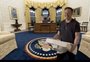 Musk comemora vitória de Trump com meme da pia na Casa Branca