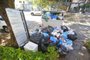 PORTO ALEGRE, RS, BRASIL, 01/06/2023- Containers lotados na Rua Freire Alemão. Foto: Lauro Alves  / Agencia RBS<!-- NICAID(15444728) -->