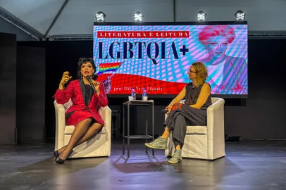 A drag queen Rita Von Hunty na 70ª Feira do Livro de Porto Alegre <!-- NICAID(15909669) -->