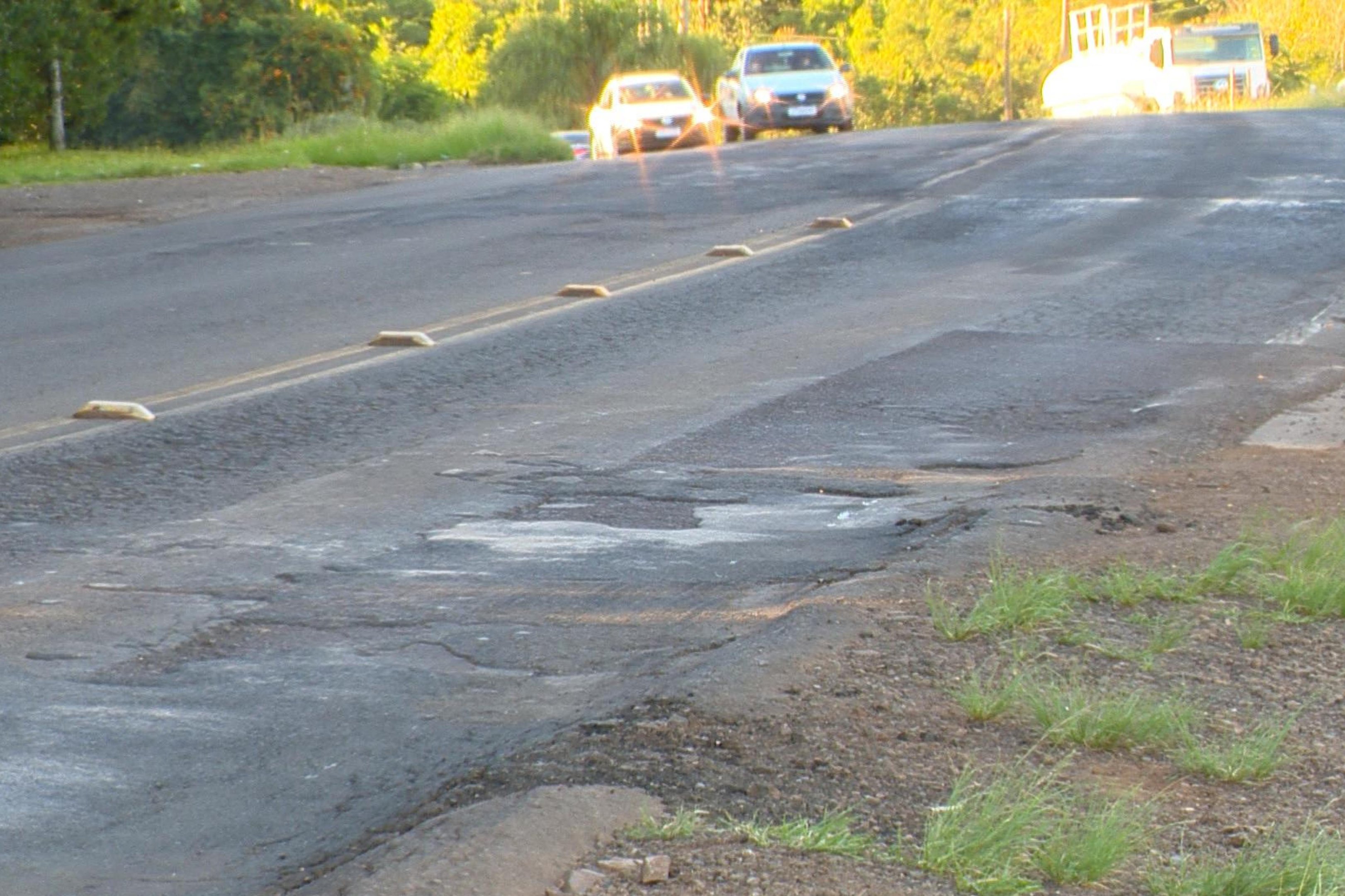 Mesmo com milh&otilde;es gastos em reparos, motoristas relatam situa&ccedil;&atilde;o prec&aacute;ria na RS-324