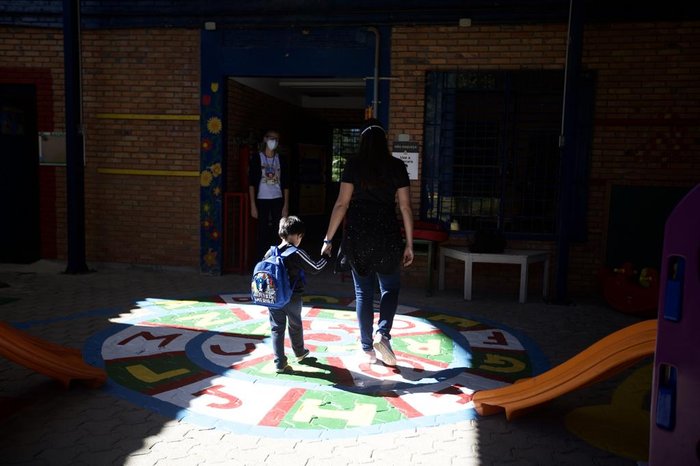 Escola Municipal Infantil Jardim Salomoni, no bairro Vila Nova