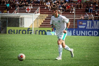 Lateral-esquerdo Da Rocha integra elenco principal do Juventude<!-- NICAID(15321126) -->