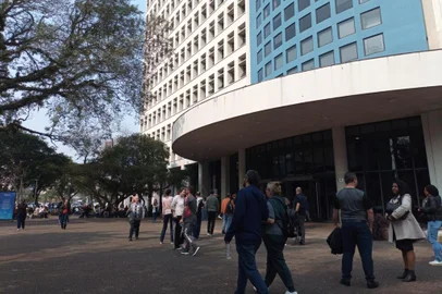 Candidatos aguardam segunda prova no Concurso Nacional Unificado na PUCRS<!-- NICAID(15843432) -->