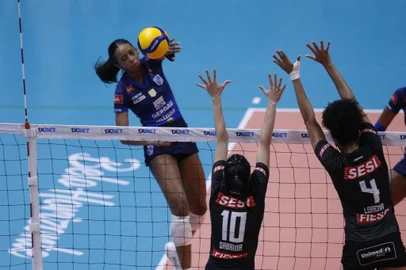 Kisy, Minas Tênis Clube, vôlei