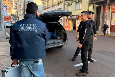 Um homem de 39 anos foi preso em flagrante, em Santa Maria, por armazenar conteúdo de cunho sexual envolvendo crianças e adolescentes.<!-- NICAID(16359330) -->