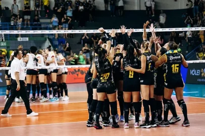 Praia Clube x Sesc Flamengo, vôlei