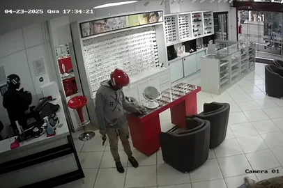 Assalto em Panambi<!-- NICAID(16023830) -->