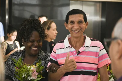 TJRS promove casamento coletivo para casais que não têm condições financeiras de arcar com as despesas documentais e cartoriais. Na foto: Fabiana Gonçalves Machado e Jorcelino Habekost Silveira<!-- NICAID(15511122) -->