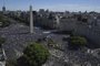 In this aerial view fans of Argentina gather at the Obelisk to celebrate winning the Qatar 2022 World Cup against France in Buenos Aires, on December 18, 2022. (Photo by Luis ROBAYO / AFP)Editoria: SPOLocal: Buenos AiresIndexador: LUIS ROBAYOSecao: soccerFonte: AFPFotógrafo: STF<!-- NICAID(15298855) -->