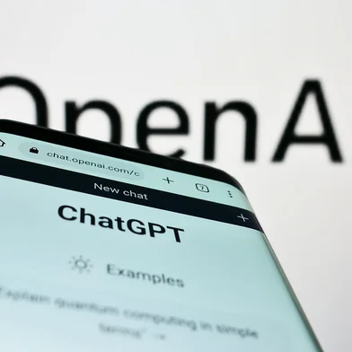 LicenciadaARQUIVO Nº:  558672396 Visualizar corte Encontrar semelhantesDIMENSÕES4500 x 2532pxTIPO DE ARQUIVOJPEGCATEGORIANegóciosRESTRIÇÕES Somente para uso editorialLINHA DE CRÉDITO Timon - stock.adobe.comTIPO DE LICENÇALicença estendidaStuttgart, Germany - 12-29-2022: Mobile phone with website of US artificial intelligence company OpenAI LLC on screen in front of business logo. Focus on top-left of phone display. Fonte: 558672396<!-- NICAID(15337195) -->