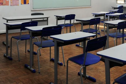 CAXIAS DO SUL, RS, BRASIL, 24/01/2023. A Escola Estadual Abramo Randon, no bairro Madureira, está inserida no projeto de Escola Padrão do governo do Estado e agora a Seduc está contratando a elaboração dos projetos. A reforma pode começar no segundo semestre, caso tudo corra como previsto. Toda a estrutura vai ser remodelada, entre elas o refeitório, que será ampliado. (Bruno Todeschini/Agência RBS)Indexador: BTK<!-- NICAID(15329822) -->