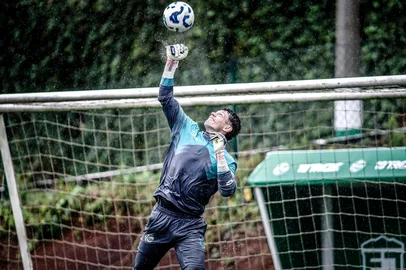 Fernando Alves / E.C.Juventude / Divulgação Treino do Juventude para a sequência do Brasileirão. Na foto, o goleiro Gastón Guruceaga.<!-- NICAID(16116878) -->