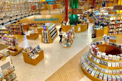 Livraria Cultura em Porto Alegre<!-- NICAID(15345668) -->