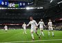 Real Madrid reage após vaias, vence o Levante e encosta no Barcelona 