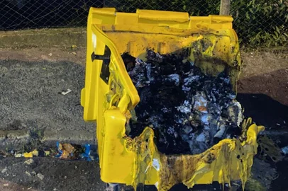 Vandalismo em contêiner neste domingo, em Caxias do Sul<!-- NICAID(15466606) -->