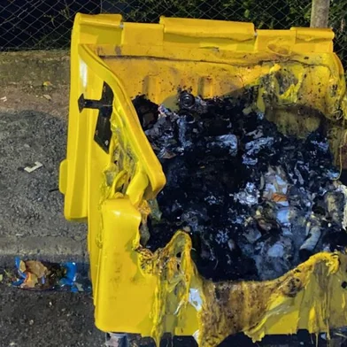 Vandalismo em contêiner neste domingo, em Caxias do Sul<!-- NICAID(15466606) -->
