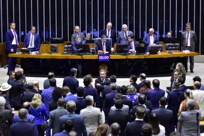 Câmara aprova projeto para reduzir fila no INSS e que concede reajuste a policiais do DF<!-- NICAID(15560542) -->