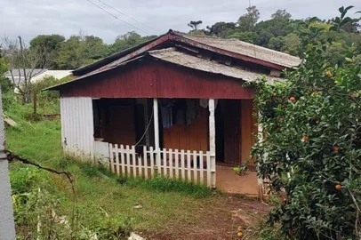 Panambi, 30 de maio e 2025Uma mulher de 27 anos foi resgatada  nesta quinta-feira (29) após ar dois dias sequestrada em Panambi, no noroeste do Rio Grande do Sul. Dois homens foram presos e uma adolescente foi apreendida na tarde de ontem por envolvimento no crime<!-- NICAID(16048925) -->