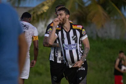 Zagueiro Luiz Gustavo, do ABC, será reforço do Juventude na Série B de 2023.<!-- NICAID(15449192) -->