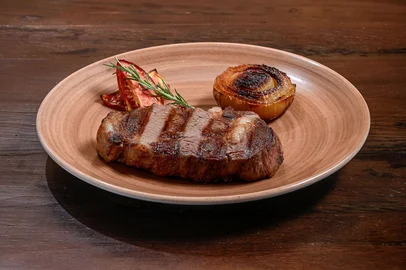 O NB Steak lança o Menu Essencial, uma nova opção que passa a integrar o serviço do restaurante e amplia os formatos já consolidados da marca. A novidade estará disponível aos clientes nas unidades da Ramiro Barcelos e da Nilo Peçanha, em Porto Alegre,  a partir do dia 02 de junho.<!-- NICAID(16294962) -->