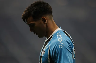 PORTO ALEGRE, RS, BRASIL, 12-06-2025: Grêmio recebe Corinthians pela 12ª rodada do Campeonato Brasileiro 2025, na Arena Porto-Alegrense. O tricolor vem de duas vitórias seguidas no campeonato e busca manter o bom momento na véspera da parada para o Mundial de Clubes. Cristaldo. Foto: Renan Mattos/Agência RBS<!-- NICAID(16058586) -->