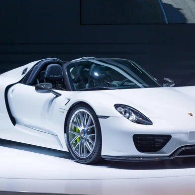 Russia, Moscow, August 31, 2014 - Moscow international motor show, Porsche 918 SpiderRussia, Moscow, August 31, 2014 - Moscow international motor show, Porsche 918 SpiderFonte: 303611931<!-- NICAID(15928134) -->