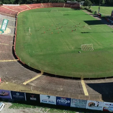 Estádio Vermelhão da Serra, em Passo Fundo.