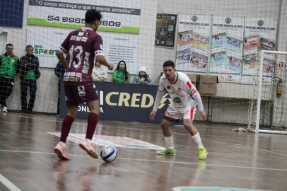 Lance de jogo Sercca e Lokomotiv pelo Gauchão 2025.