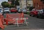 Moradores convivem há cerca de sete meses com buraco no bairro Menino Deus, em Porto Alegre