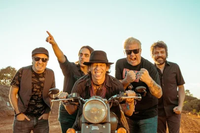 Banda Acústicos e Valvulados encerra a programação de domingo no São Chico Beatle Festival<!-- NICAID(15316087) -->