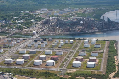 BAHIA 14/12/2017Refinaria Landulpho Alves-MataripeÂ (RLAM), localizada no municÃ­pio deÂ SÃ£o Francisco do Conde.  Sobrevoo em direÃ§Ã£o ao poÃ§o Candeias â 1  da PetrobrÃ¡s. Foto: Saulo Cruz/MME<!-- NICAID(15376617) -->