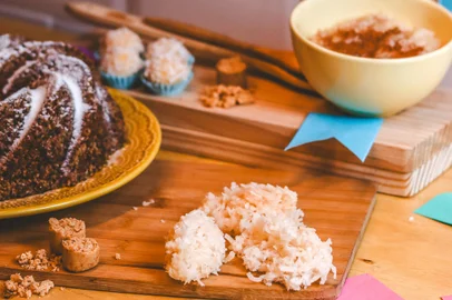 bolo de amendoim, quentão, brigadeiro de milho, cocada, arroz doce, destemperados, são joão<!-- NICAID(15462197) -->