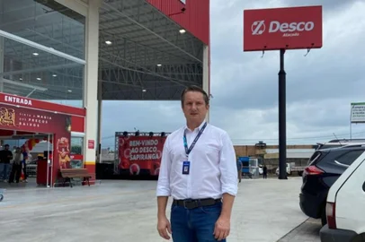 Grupo Imec, que engloba as marcas Imec Supermercados e Desco Atacado, estão na ponta da língua do diretor-presidente Eneo Karkuchinski<!-- NICAID(15772867) -->