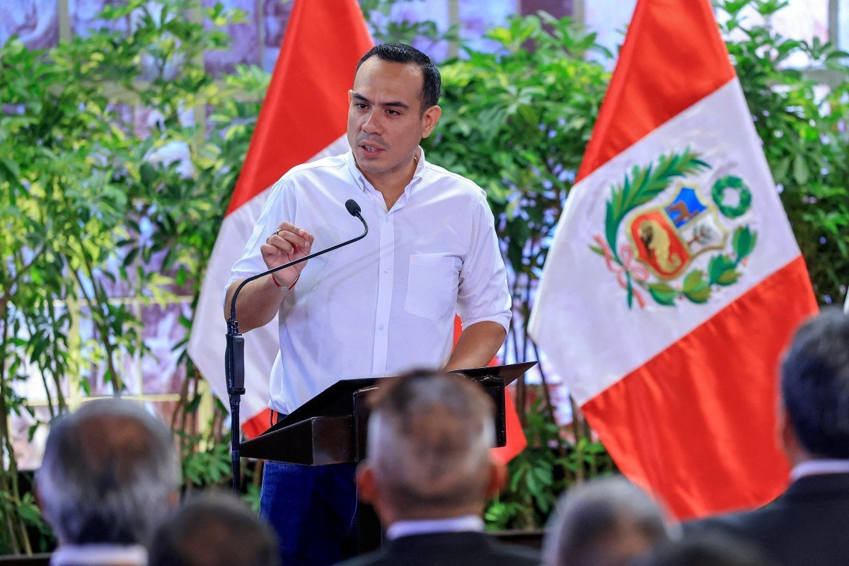 Congresso do Peru destitui presidente Jos&eacute; Jer&iacute;