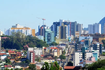 SANTA MARIA , RS , BRASIL , 01/04/2015Santa Maria está entre as melhores cidades para investir em imóveis. FOTO JEAN PIMENTEL / AGÊNCIA RBS, GERAL<!-- NICAID(11306288) -->