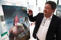 Porto Alegre, RS, BrasilProfessor, Edison Hüttner, apresenta em exposição que deve ir à Bolonha, na Itália, novos detalhes sobre a origem da bandeira do Rio Grande do sul descobertos em autoretrato de Tito Livio Zambecari de autor desconhecido.<!-- NICAID(15955669) -->