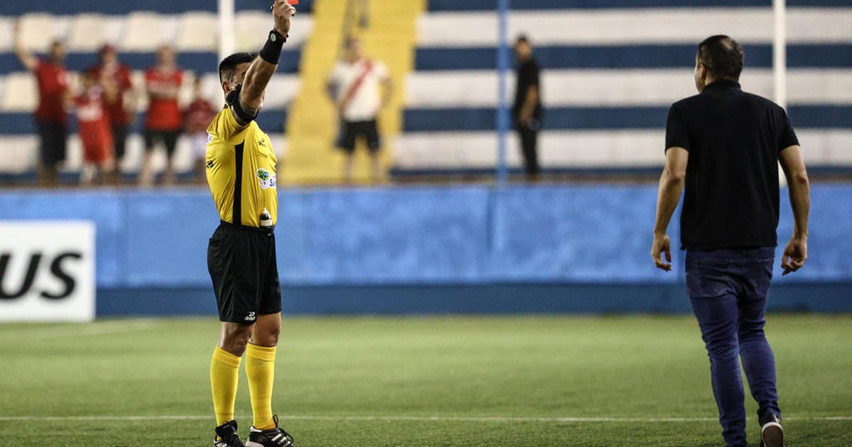 Coudet fala sobre discussão com China Balbino