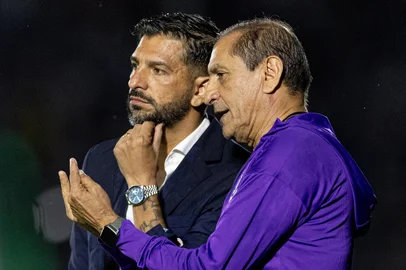 Emiliano Díaz e Ramón Díaz no Corinthians<!-- NICAID(16131371) -->