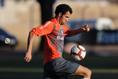 Mauro Vieira / Agencia RBS Treino do Inter para confronto contra o São paulo pela Libertadores da América. Sandro foi convocado pelo novo técnico da seleçaõ brasileira Mano Menezes.<!-- NICAID(5348352) -->