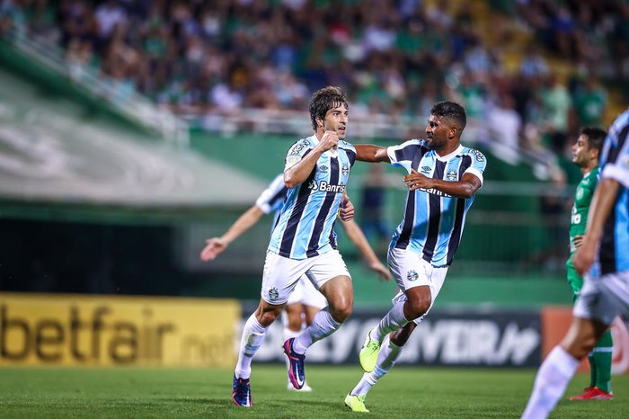 Com Thiago Santos e Lucas Silva juntos, Grêmio tem aproveitamento regular