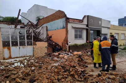 Sobe para 13 o número de municípios gaúchos atingidos pelos temporais <!-- NICAID(15874839) -->