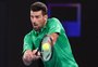 Em dia de recordes, veteranos Djokovic e Wawrinka vencem na estreia do Australian Open