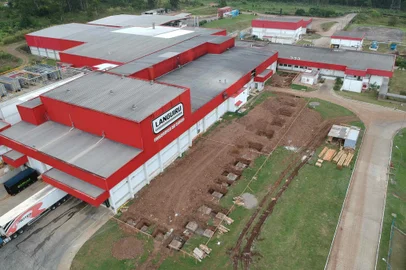Investimentos na ampliação do setor de industrializados e vestiários no Frigorífico de Suínos, em Poço das Antas, somam R$ 20 milhões<!-- NICAID(15084189) -->