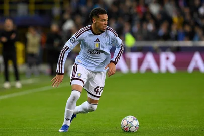 John Thys / AFP Aston Villa's Brazilian forward #47 Alysson runs with the ball during the UEFA Champions League - League phase, Matchday 1 - football match between Club Brugge KV and Aston Villa FC at the Jan Breydel Stadium in Bruges on September 8, 2026. (Photo by JOHN THYS / AFP)Editoria: SPOLocal: BrugesIndexador: JOHN THYSSecao: soccerFonte: AFPFotógrafo: STR<!-- NICAID(16366527) -->