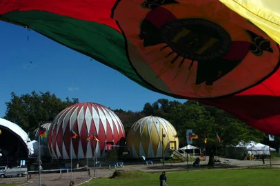 ***  Expointer  ***Esféras na entrada do Parque de Esteio<!-- NICAID(423132) -->