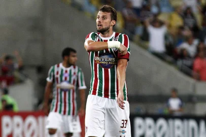O zagueiro Henrique, do Fluminense, durante jogo contra o Coritiba pela 33ª rodada do Campeonato Brasileiro 2017.FOTO NELSON PEREZ/FLUMINENSE F.C.<!-- NICAID(13343860) -->